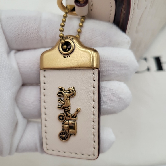 💥NWOT💥 Coach Dinky w/ Signature Embossing, Chalk - Picture 15 of 16